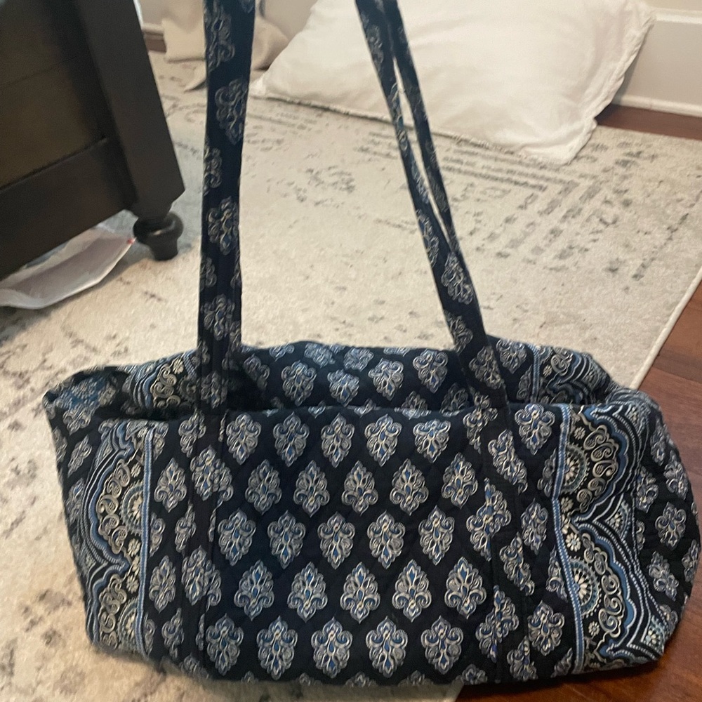 Vera Bradley quilted large duffle retired calypso pattern